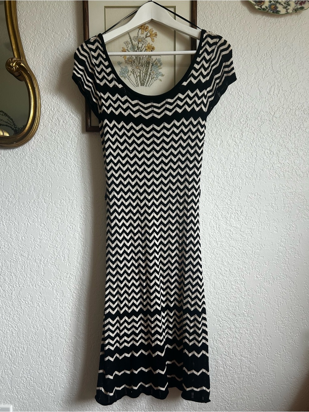 Y2K Black and White Chevron Knit Dress - Classic Scoop Neck